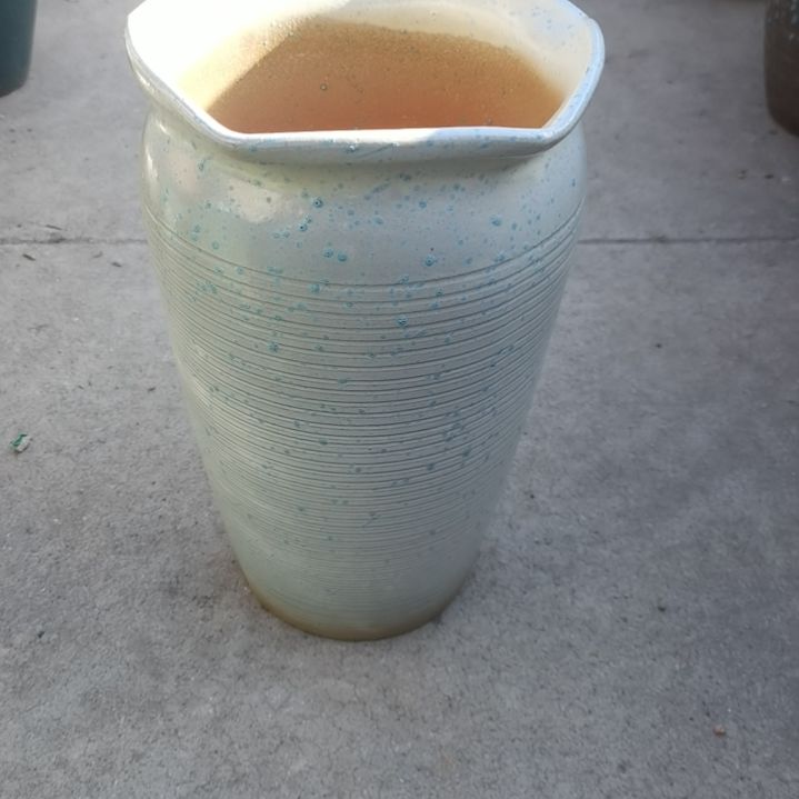 红陶口20高33瑕疵