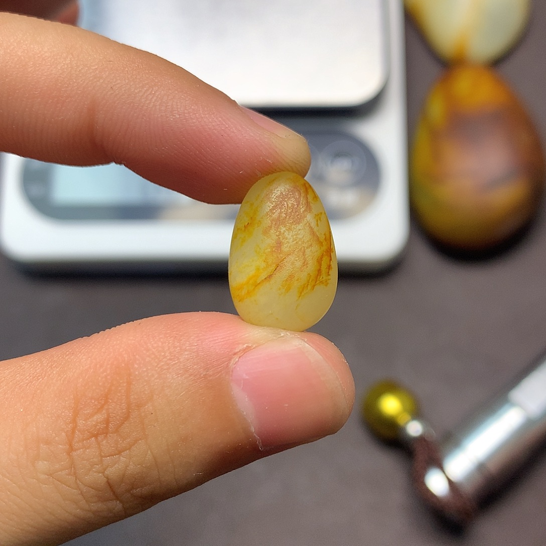 和田玉（糖玉）未镶嵌挂件