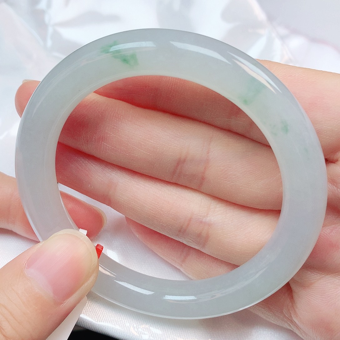 翡翠手镯未镶嵌抖音768