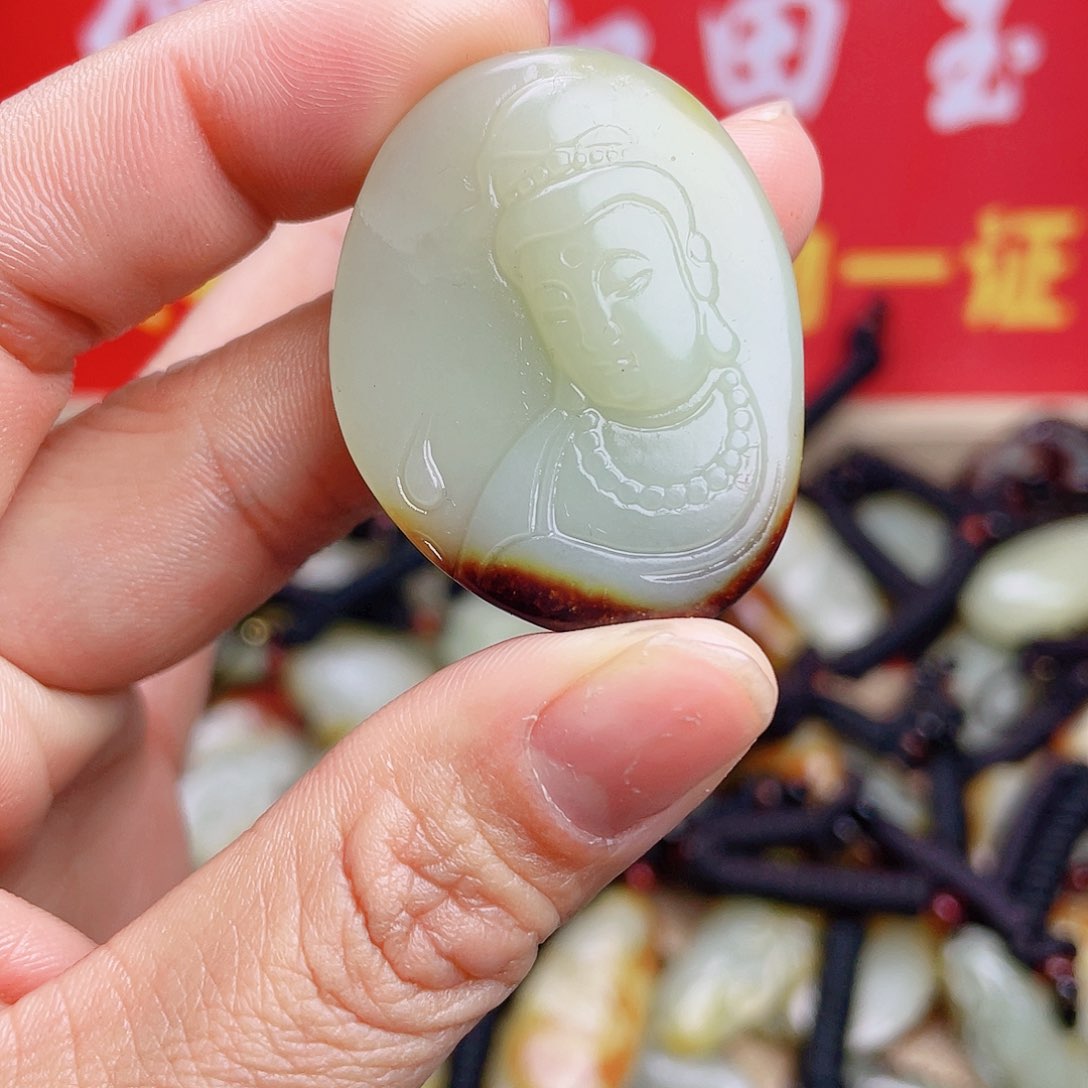 和田玉颈饰未镶嵌