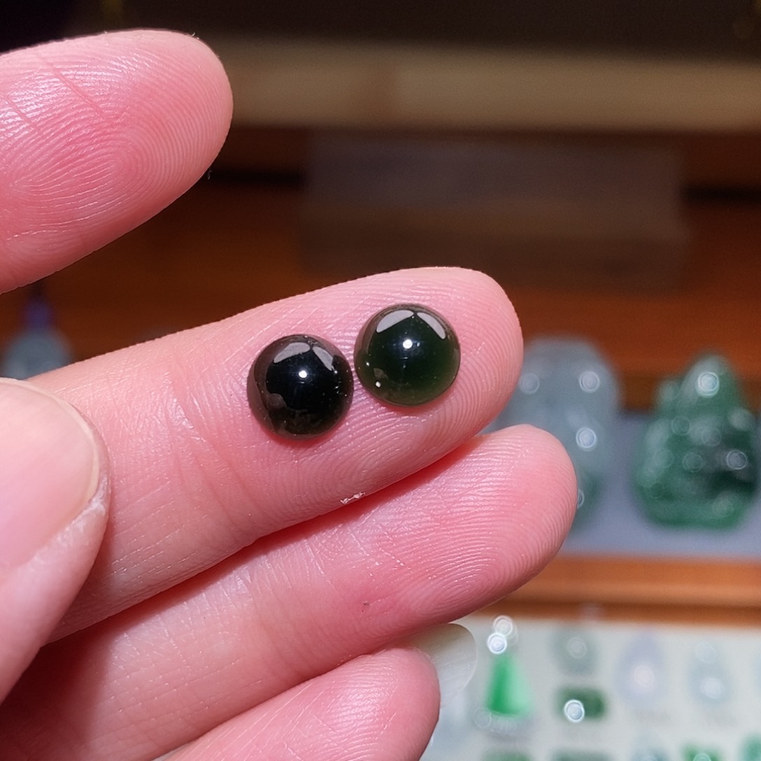 翡翠颈饰未镶嵌蛋面