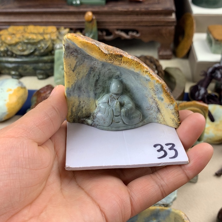 岫岩河磨玉（透闪石质玉）小摆件未镶嵌山***容