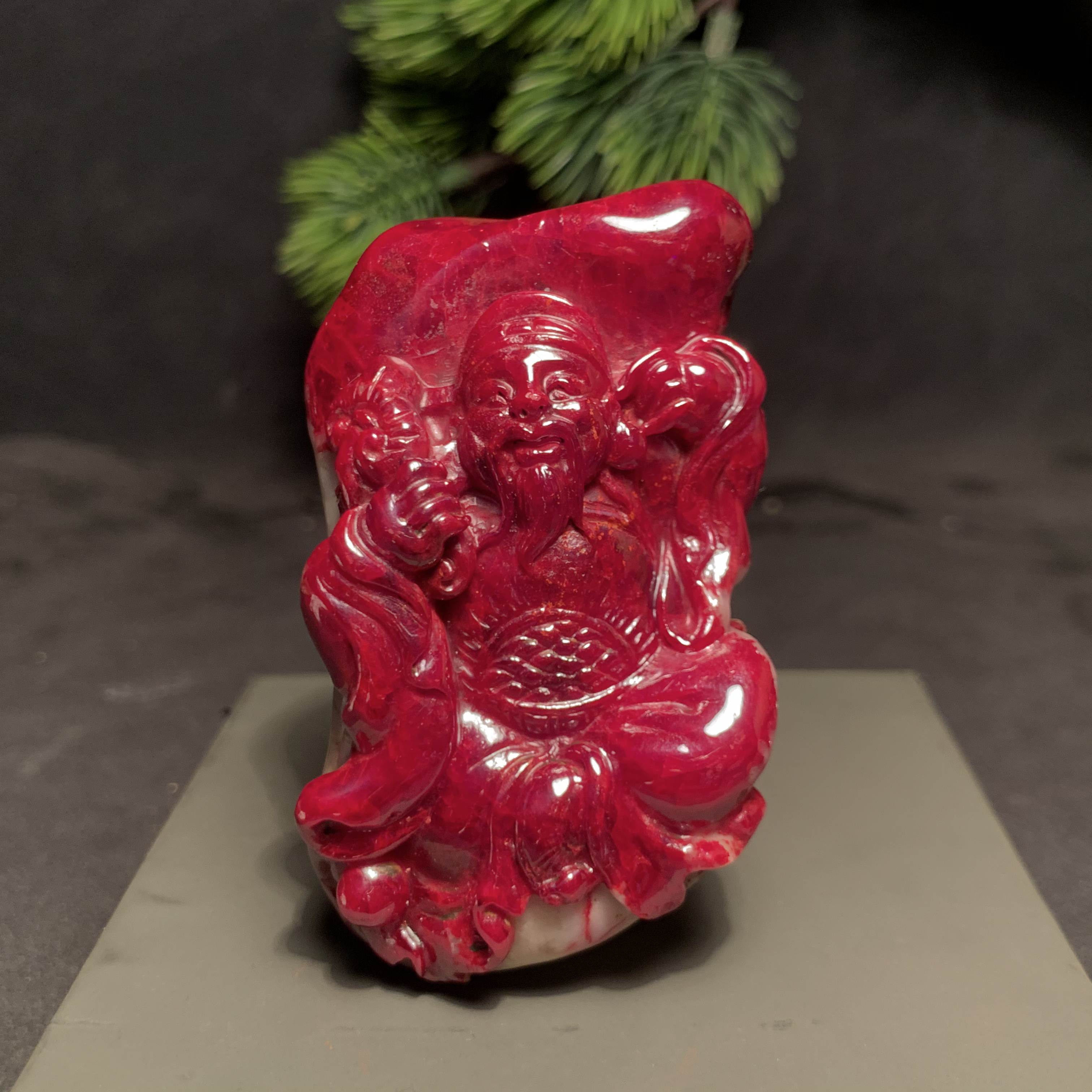 天然辰砂原矿精雕财神爷手把件摆件全透精品254.2克