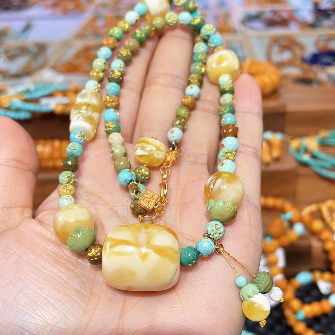 琥珀裸石未镶嵌项链