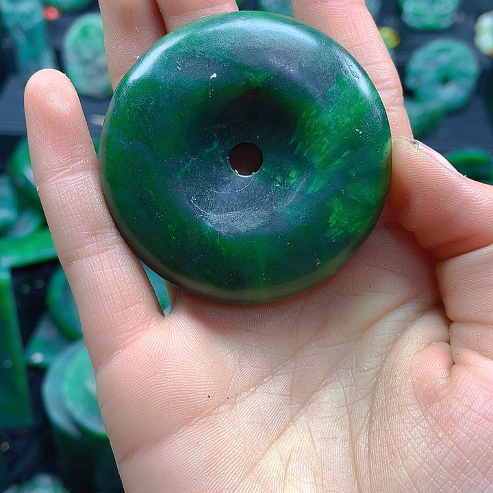 和田玉（碧玉）未镶嵌珠宝半成品