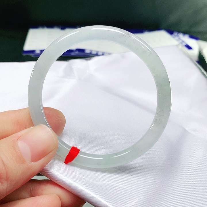 翡翠手镯（圆镯）未镶嵌翡翠手镯未镶嵌