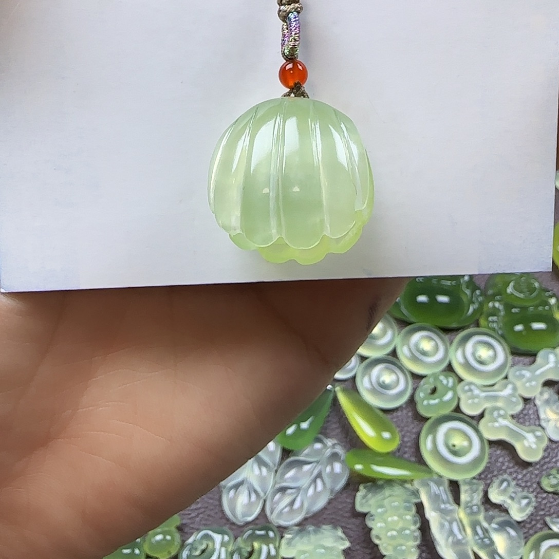 蛇纹石玉未镶嵌岫玉吊坠