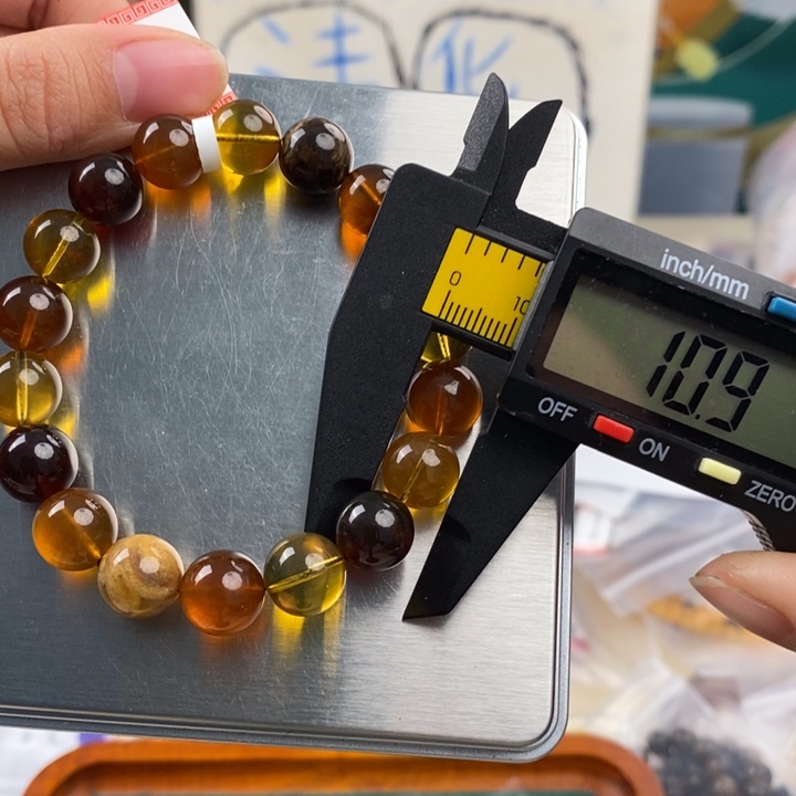 琥珀珠宝奇石未镶嵌