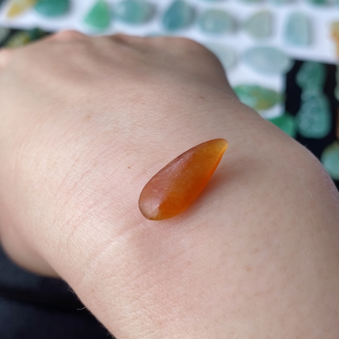 定制翡翠未镶嵌红翡随行