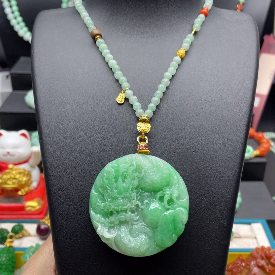 翡翠未镶嵌颈饰翡翠龙牌