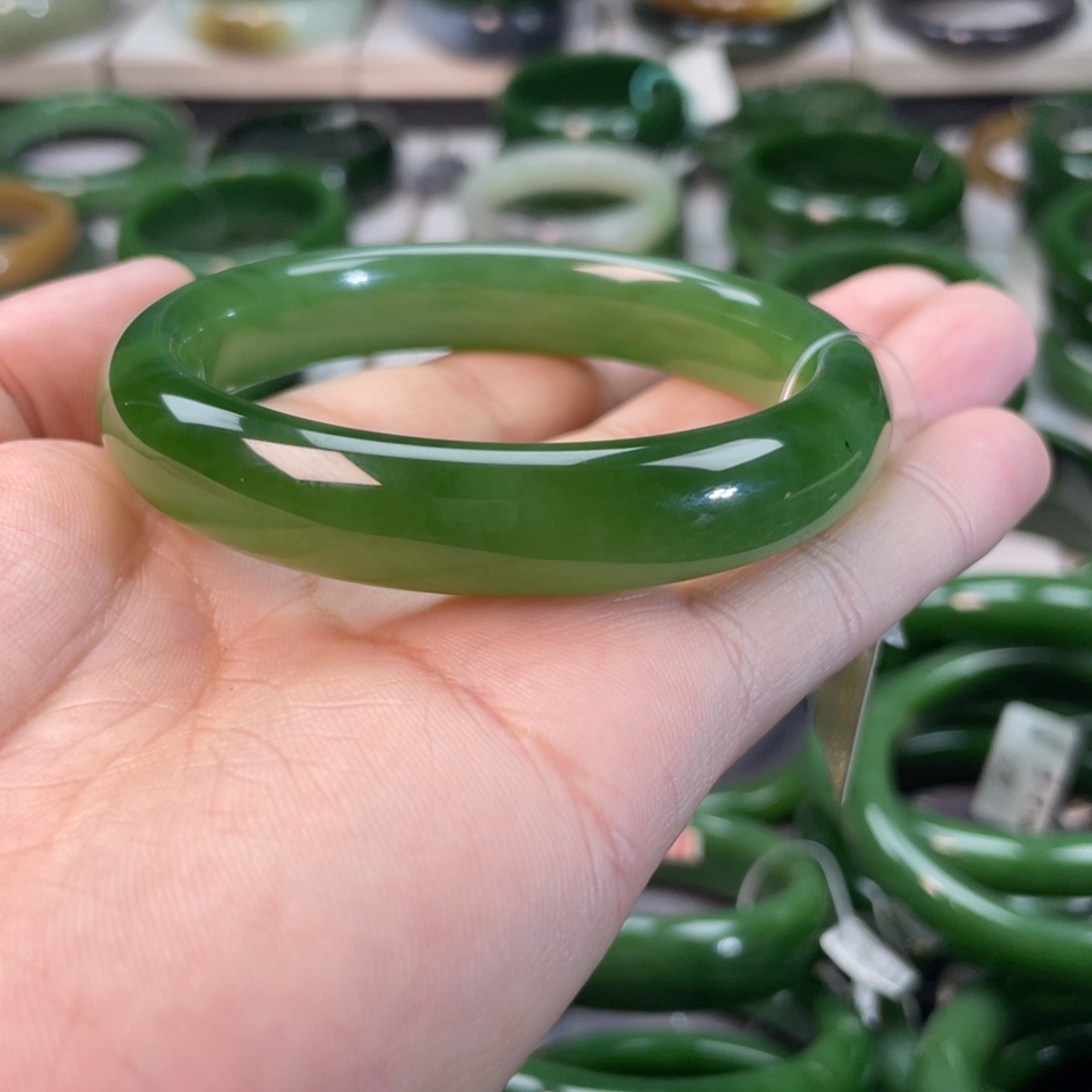 和田玉（碧玉）手镯未镶嵌