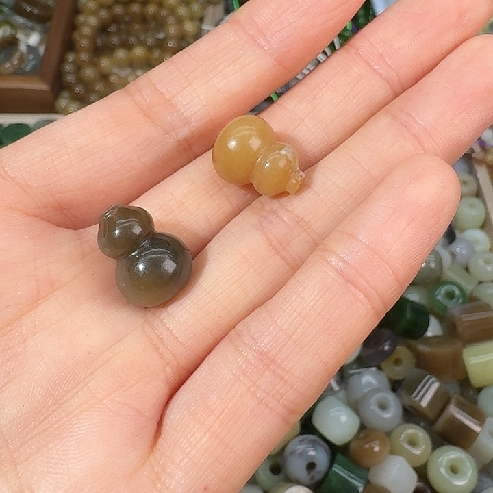 豆***豆和田玉（糖玉）未镶嵌颈饰拍2