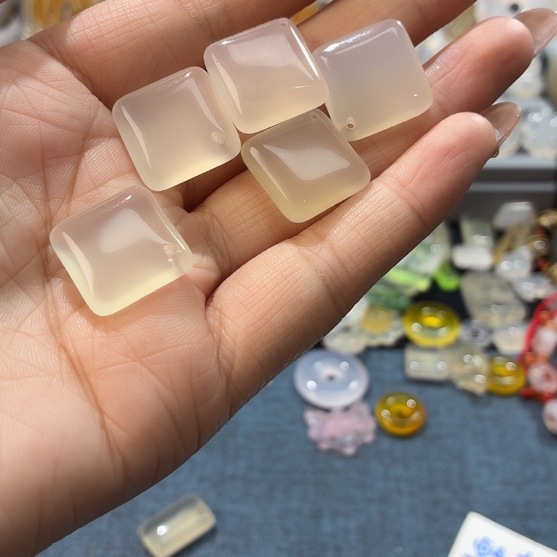 玛瑙/玉髓未镶嵌颈饰