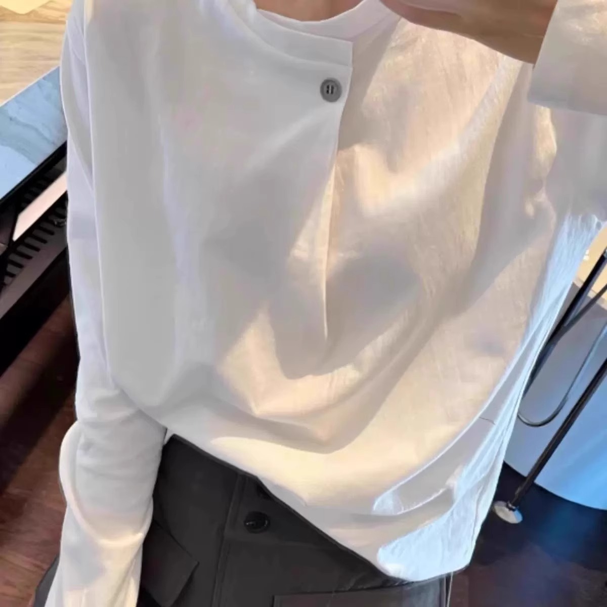 欧货白色休闲长袖T恤女春秋新款宽松内搭打底衫洋气时尚小衫上衣