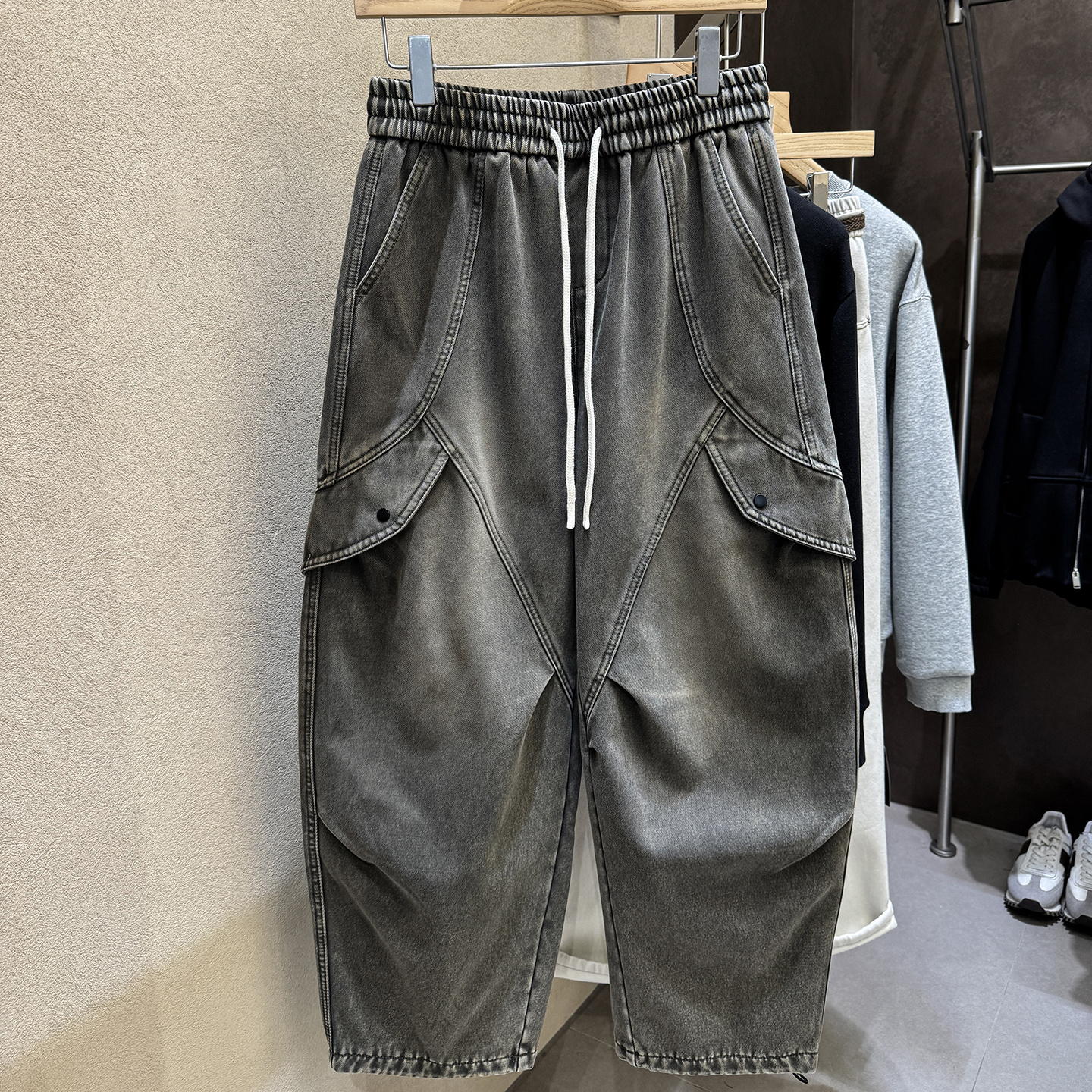 王炸高货！弯刀阔腿裤！细节满满！抓绒加厚立裁男工装宽松休闲裤