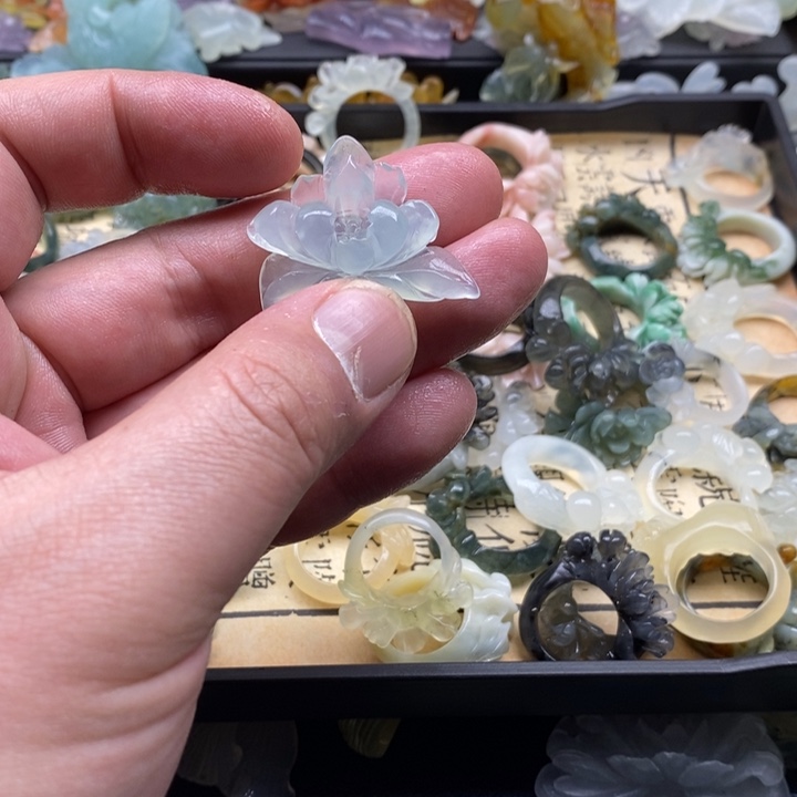 有****蛇纹石玉合金颈饰