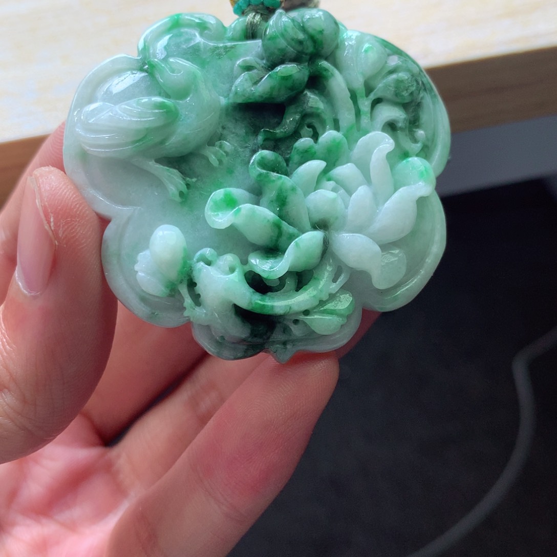 翡翠颈饰未镶嵌吊坠