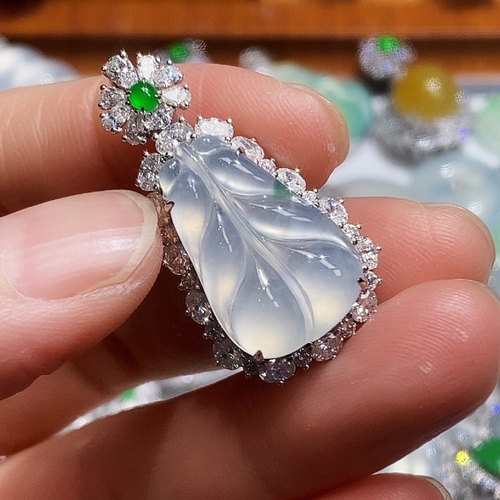 吊坠(不含链)18K金镶嵌翡翠