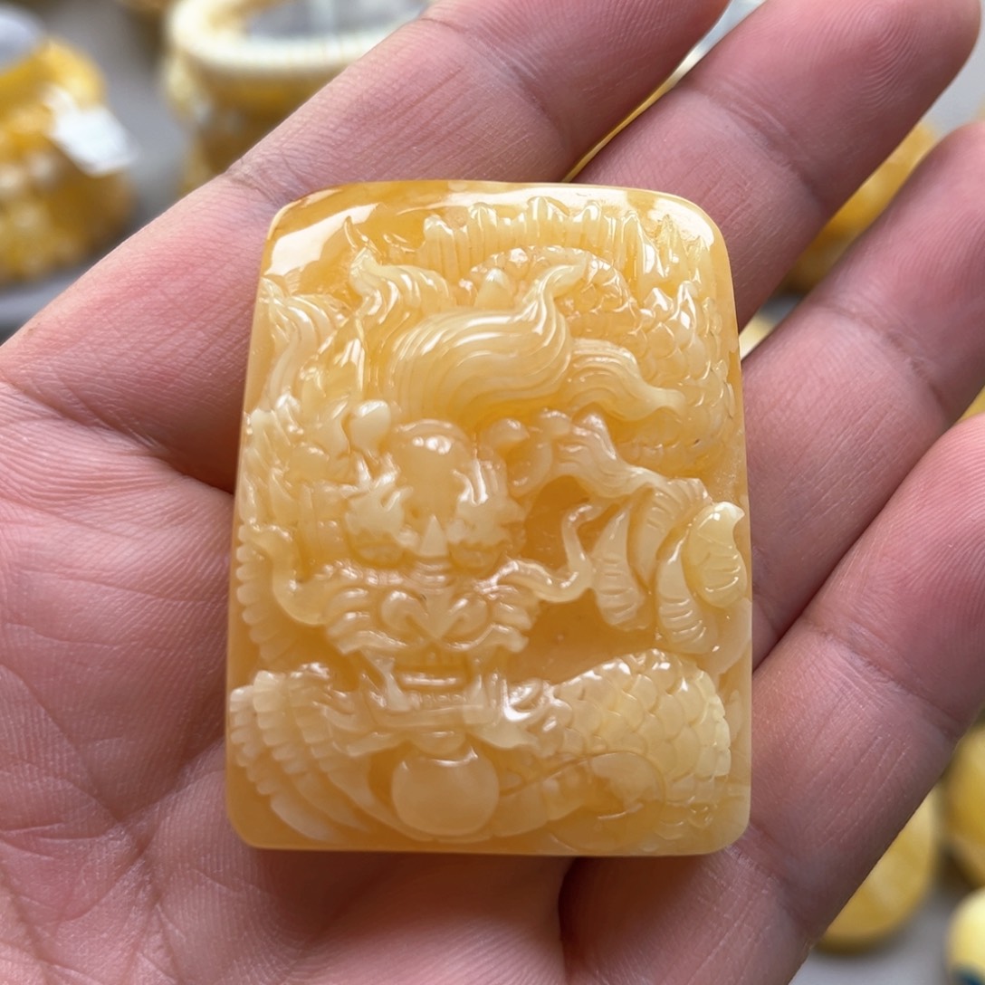 琥珀颈饰未镶嵌吊坠