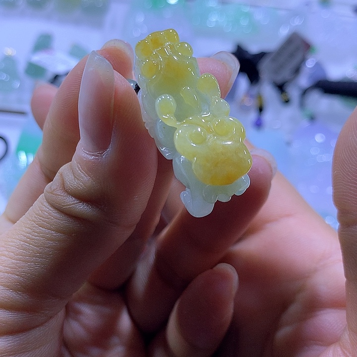 翡翠颈饰未镶嵌天然翡翠A货吊坠