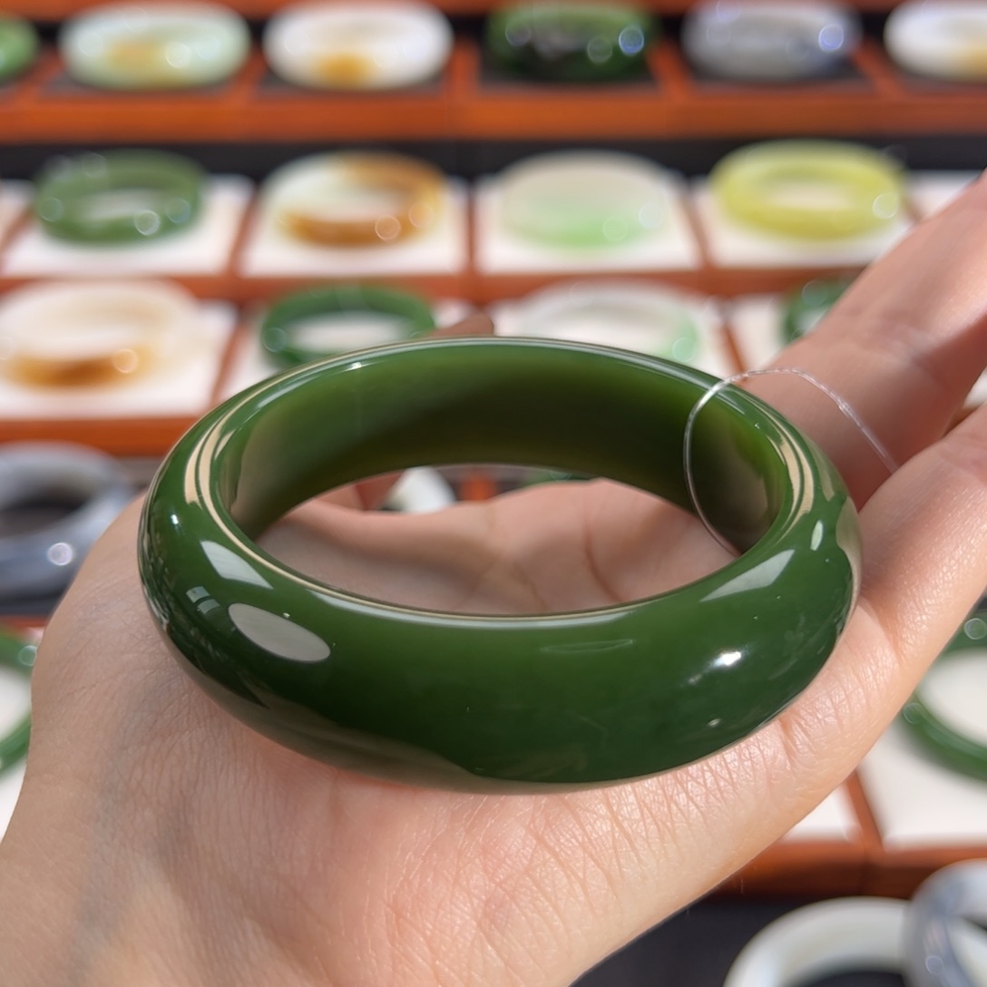 和田玉（碧玉）手镯未镶嵌