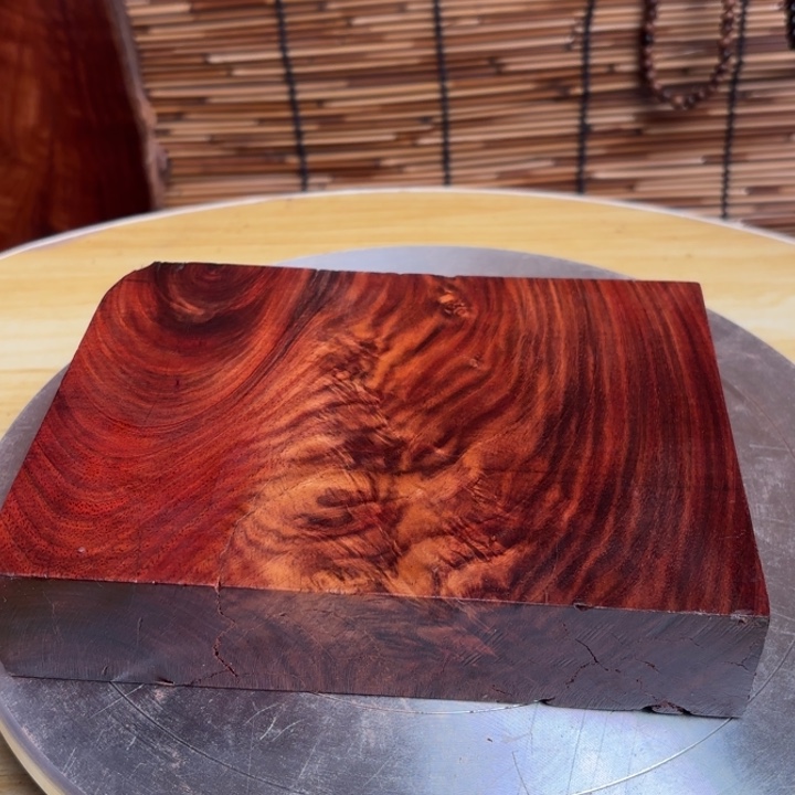 大叶紫檀（黑酸枝木类）