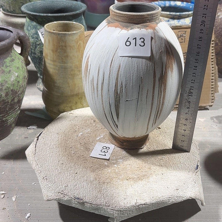 摆件陶高22，口5，无孔，微瑕疵处理，613