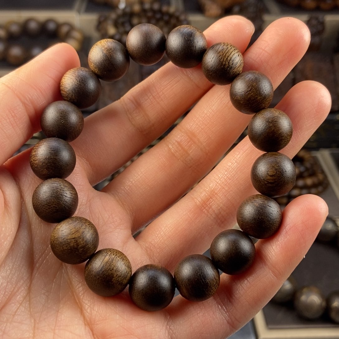 沉香手串逆***翔越南芽庄白棋楠