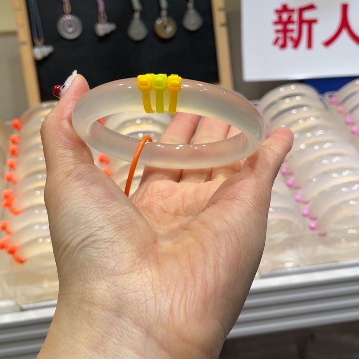 聂***聂玛瑙/玉髓未镶嵌手镯@定向香槟金@【60】