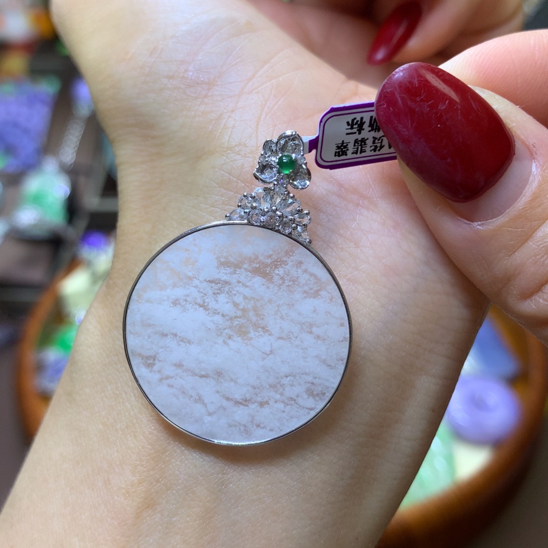 【闪购商品】翡翠颈饰18K金镶嵌翡翠