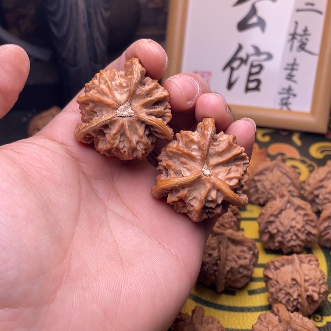 文玩核桃吊坠盘山