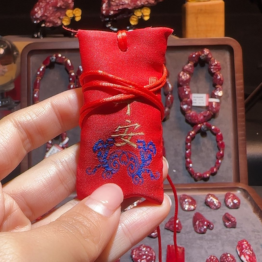 天然辰砂晶体细砂