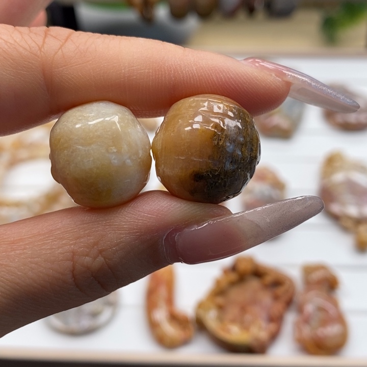 硅化玉手串未镶嵌没有孔。4号链接