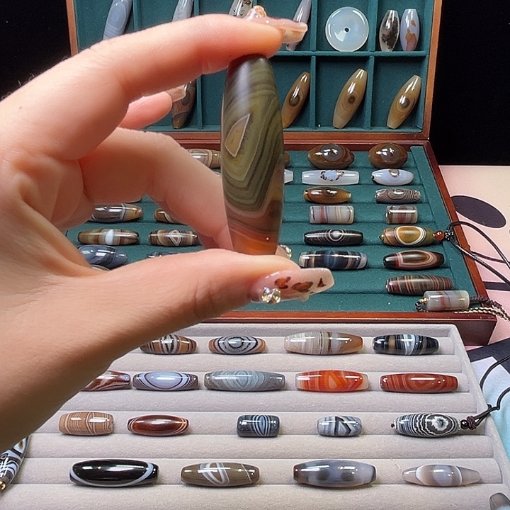 奇***轩玛瑙/玉髓未镶嵌颈饰