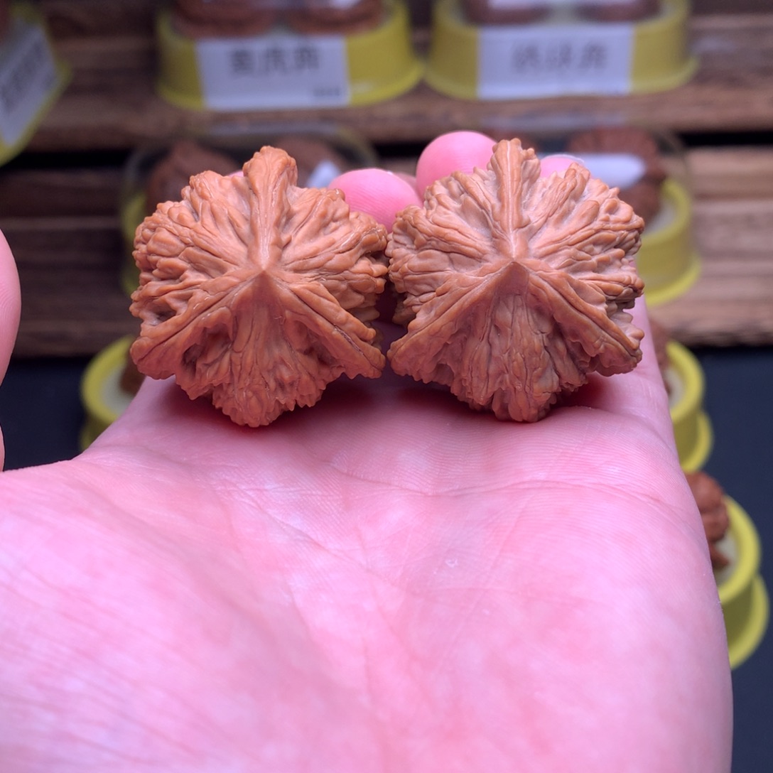 吊坠文玩核桃虎头奔