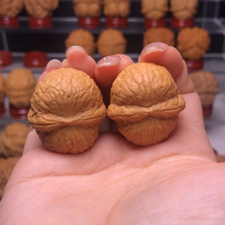 文玩核桃吊坠Y****^13粗筋小铁锤