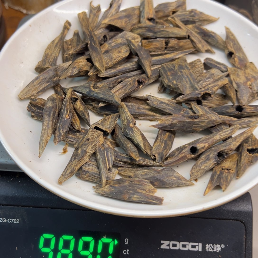 梦***姐沉香沉香碎屑紫天椒树枝料98克