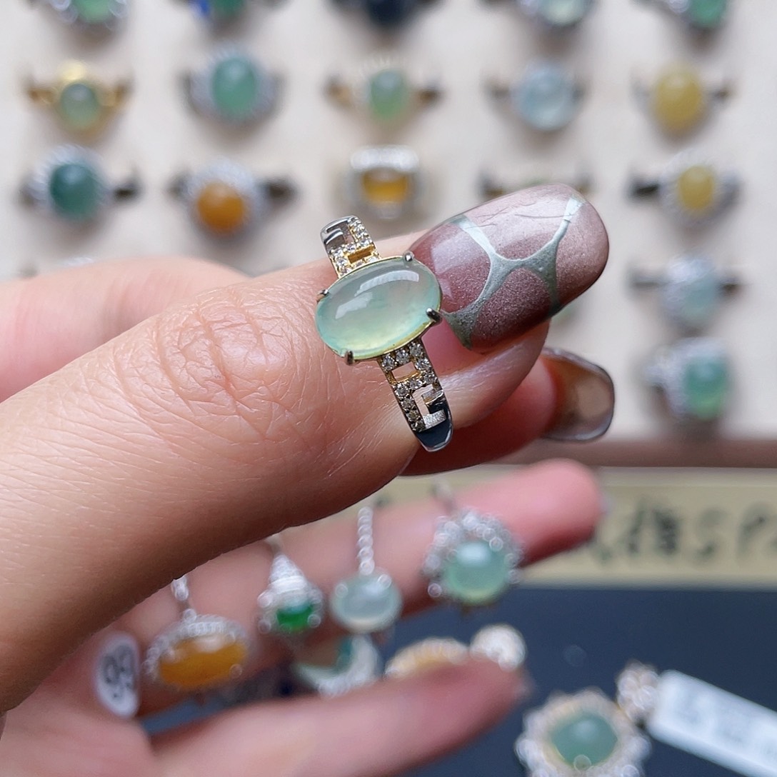 翡翠戒指未镶嵌戒指