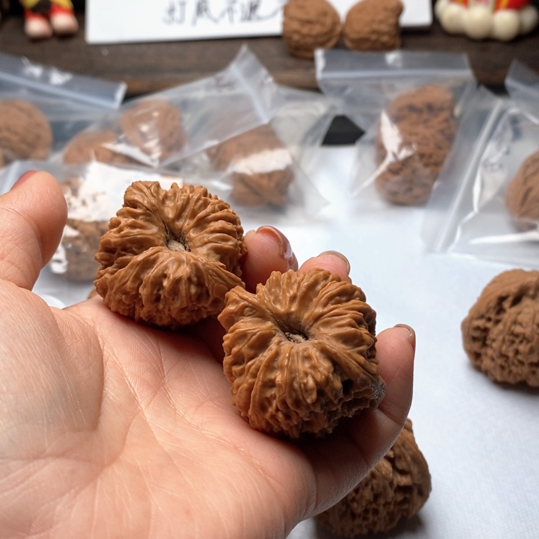 嘿**哈38尺寸对歪拉丝凹底南疆石 ， ， ，