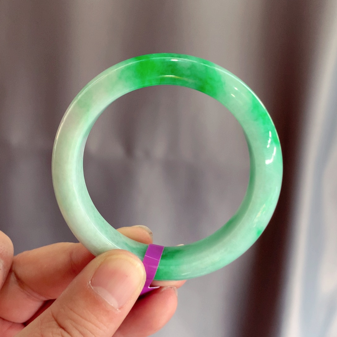 翡翠手镯未镶嵌缅甸翡翠