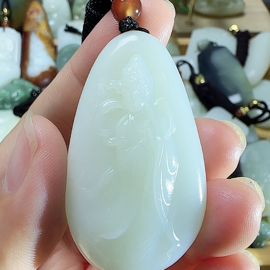 和田玉颈饰未镶嵌