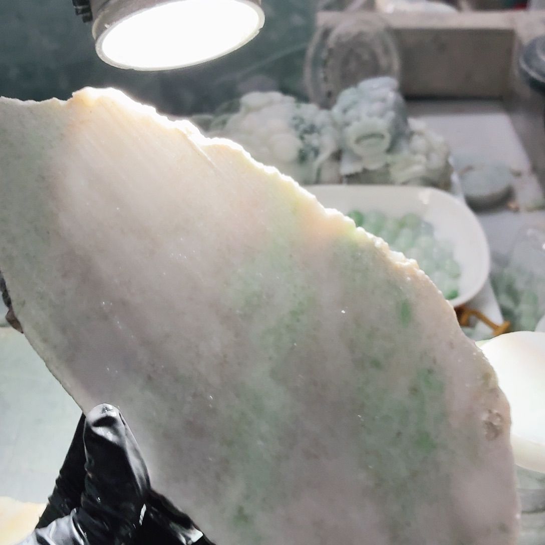 翡翠未镶嵌颈饰边角料