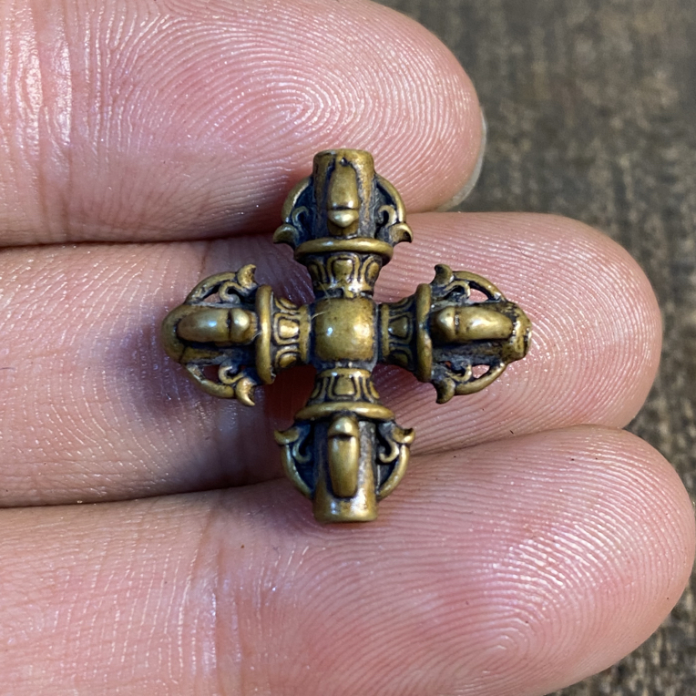 黄利马铜十字金刚杵小元素配饰