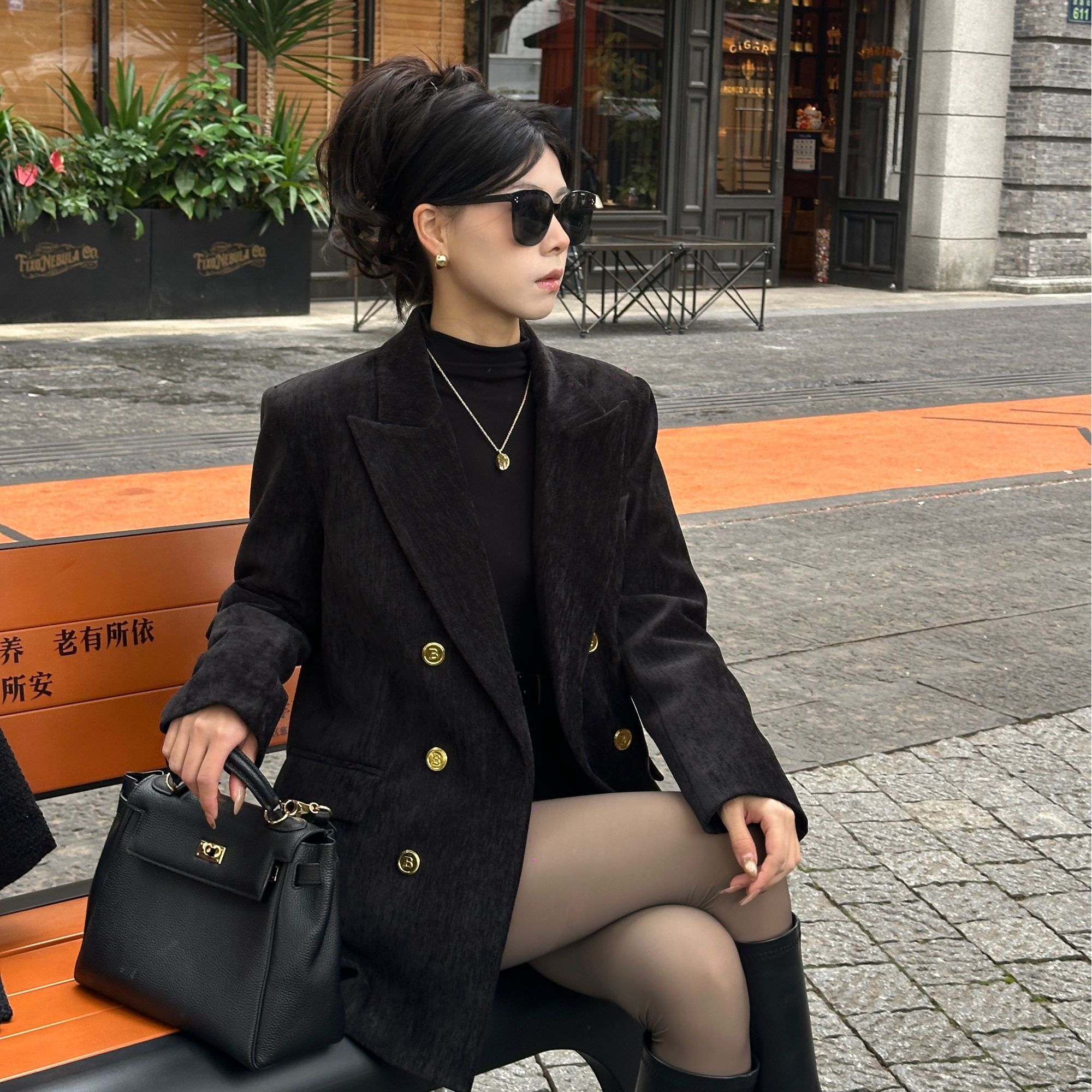 2025冬季新款90鹅绒高级感西装外套女