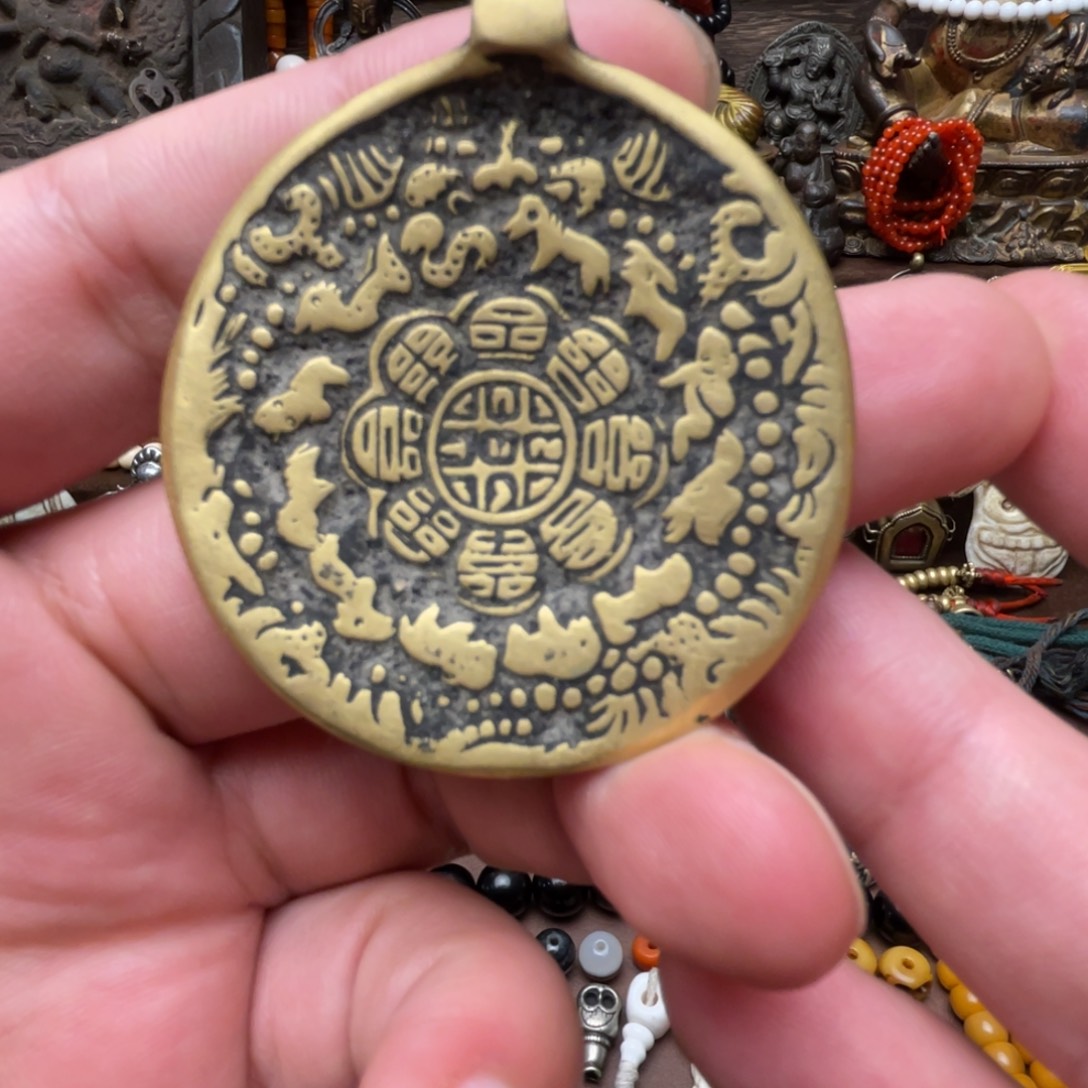 吊坠霸王熊九宫～黄利玛