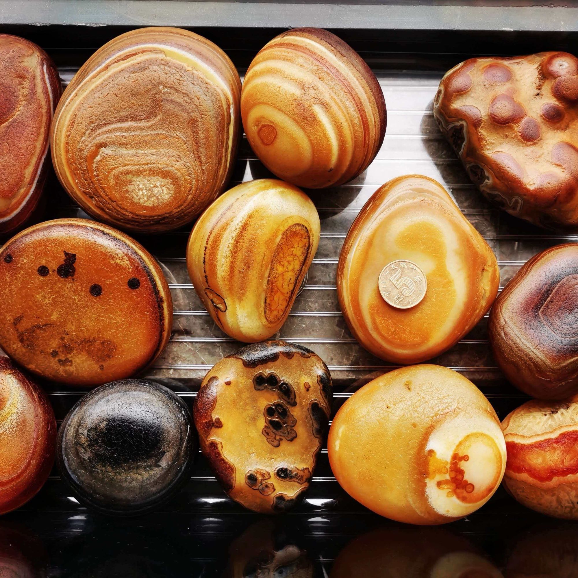 原石把玩桌面摆件可作挂件的家居饰品石材