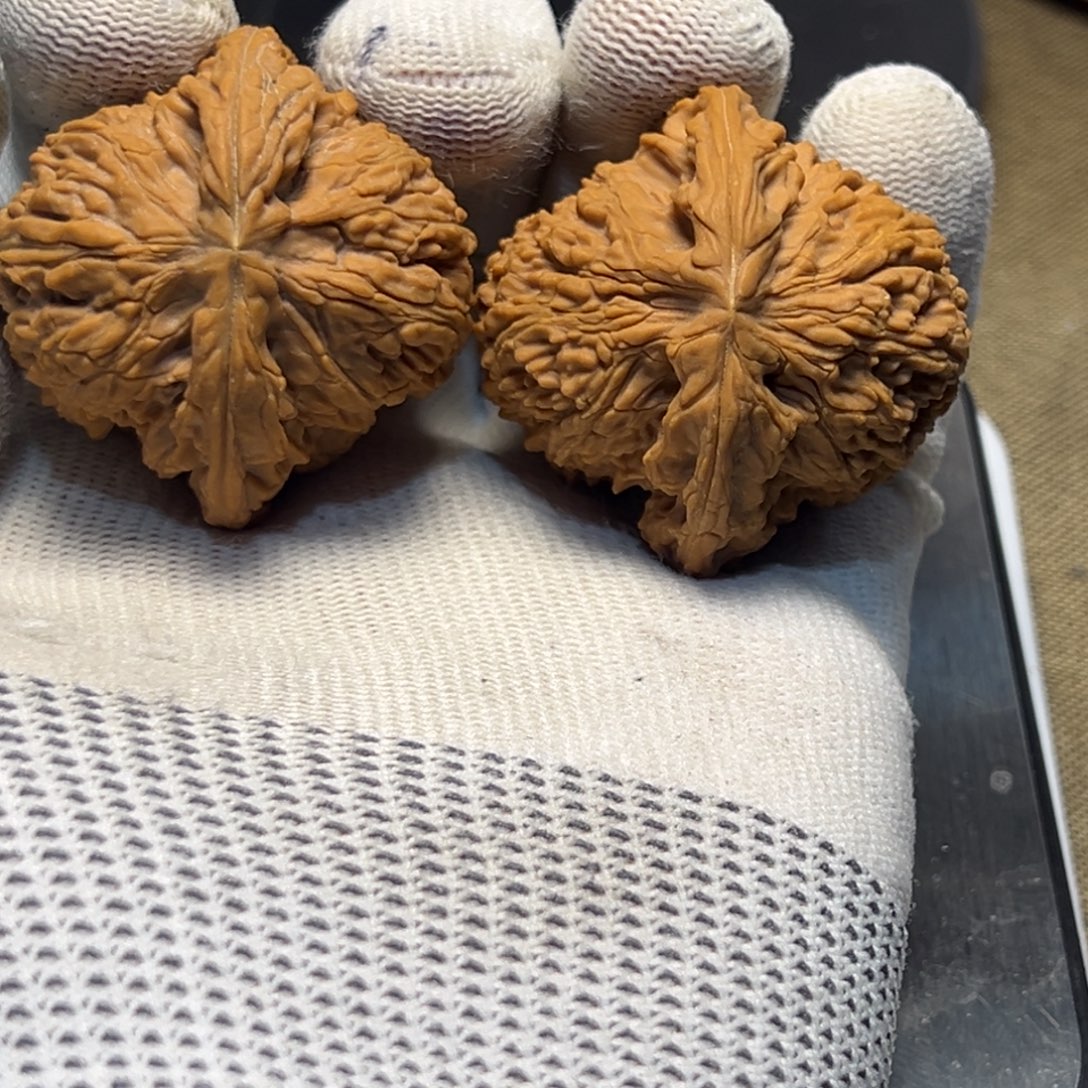 文玩核桃吊坠44赵喜满球 48g