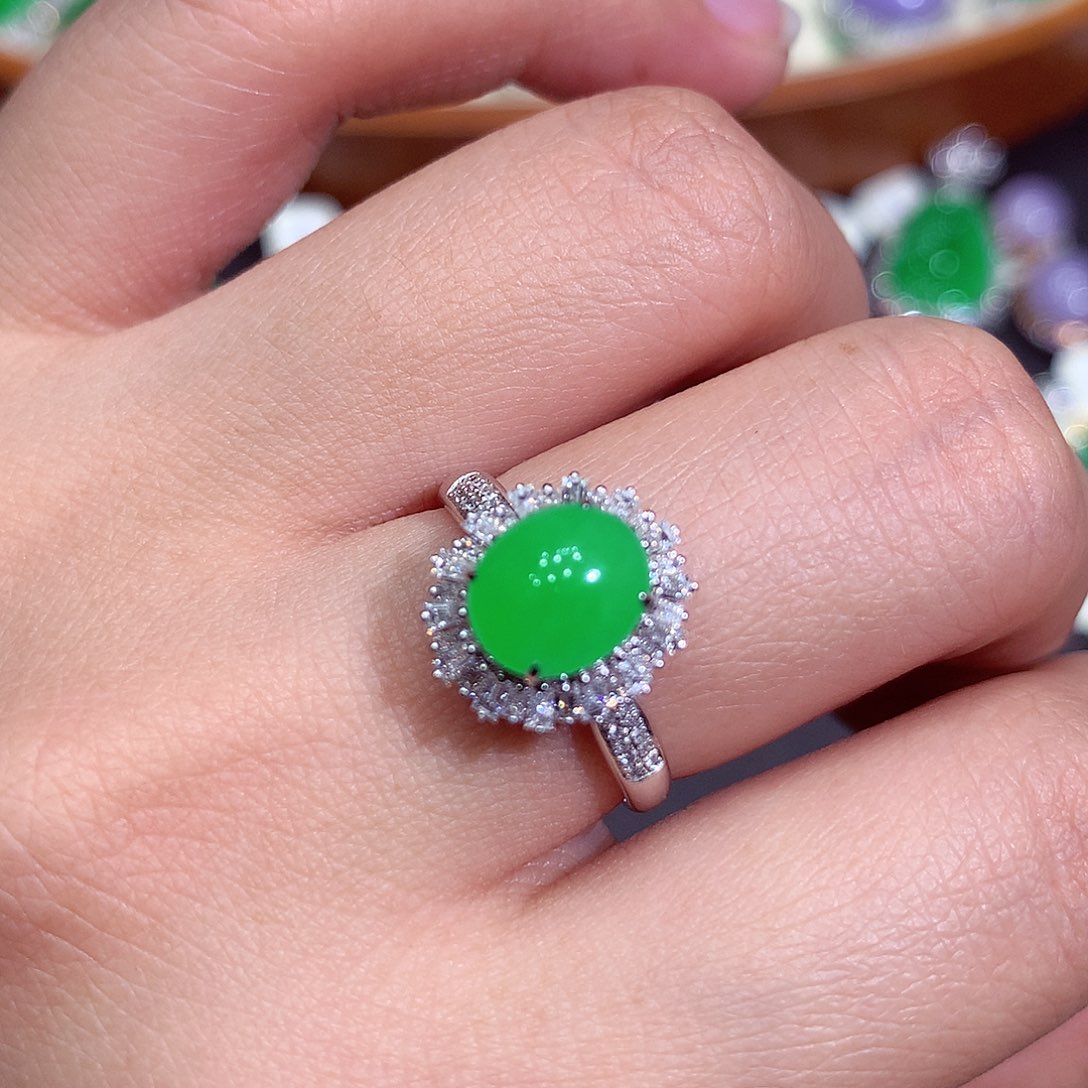 翡翠吊坠(不含链)18K金镶嵌