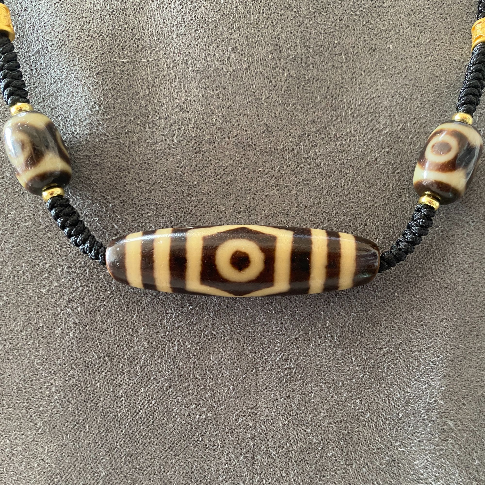 【一品臻宝】藏区回流老珠三眼设计款玛瑙古珠男女同款