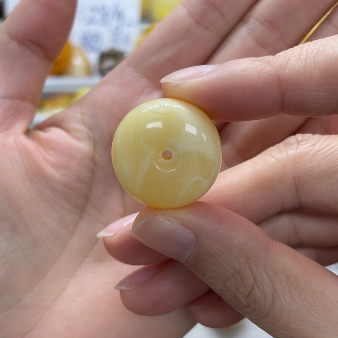 琥珀未镶嵌裸石天然琥珀